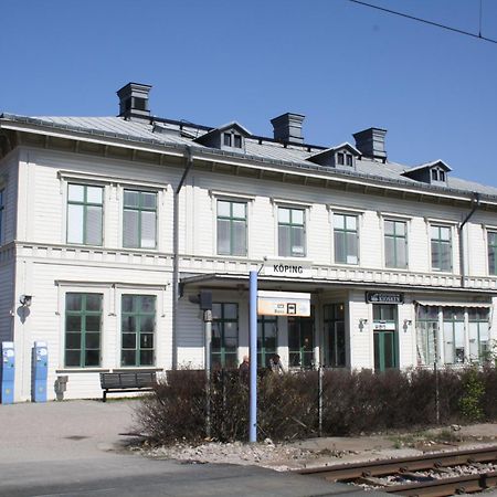 Hotell Lilla Station Köping Esterno foto