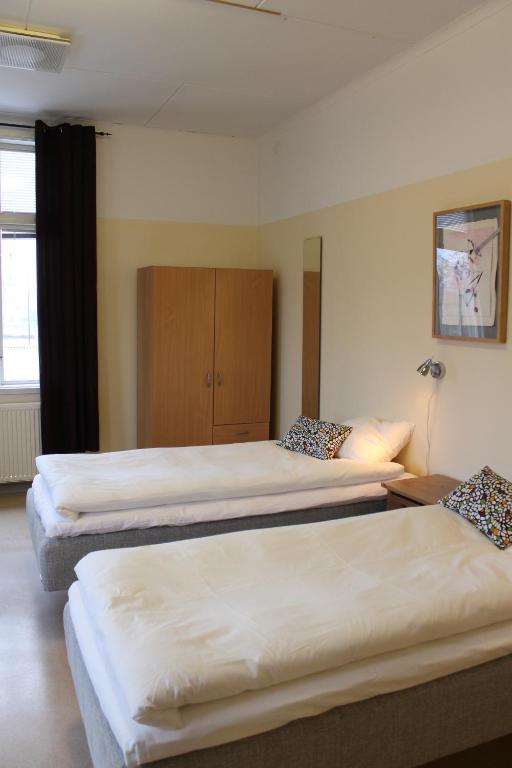 Hotell Lilla Station Köping Esterno foto