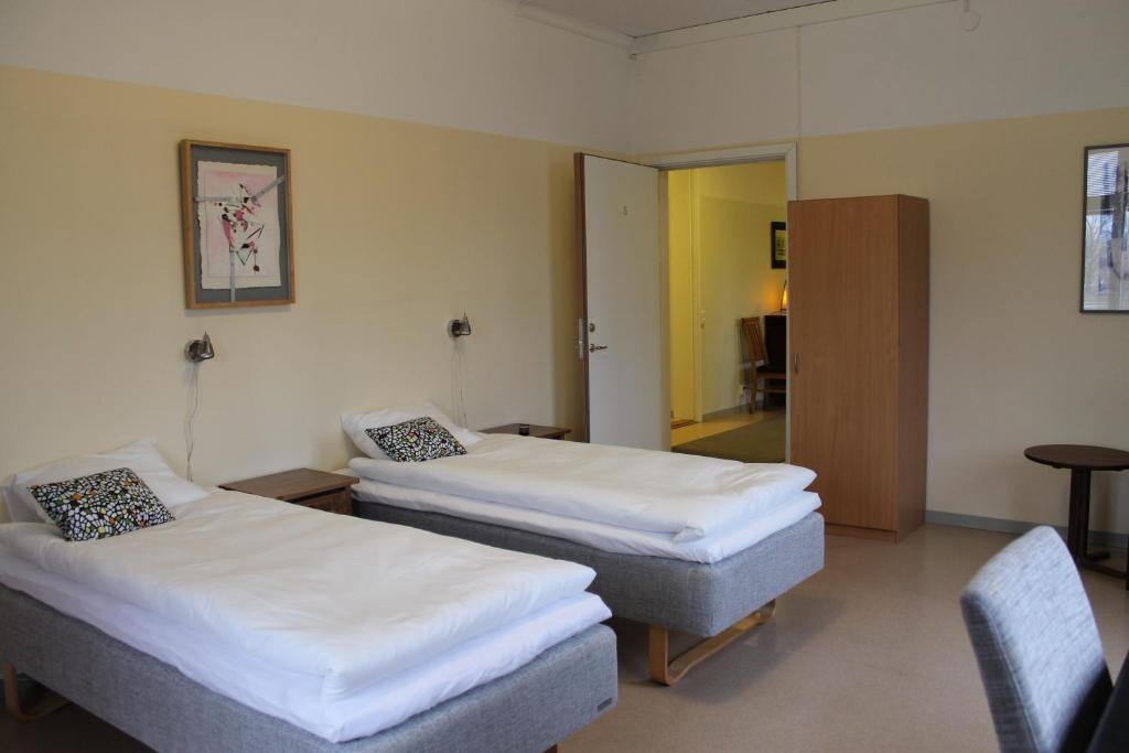 Hotell Lilla Station Köping Esterno foto
