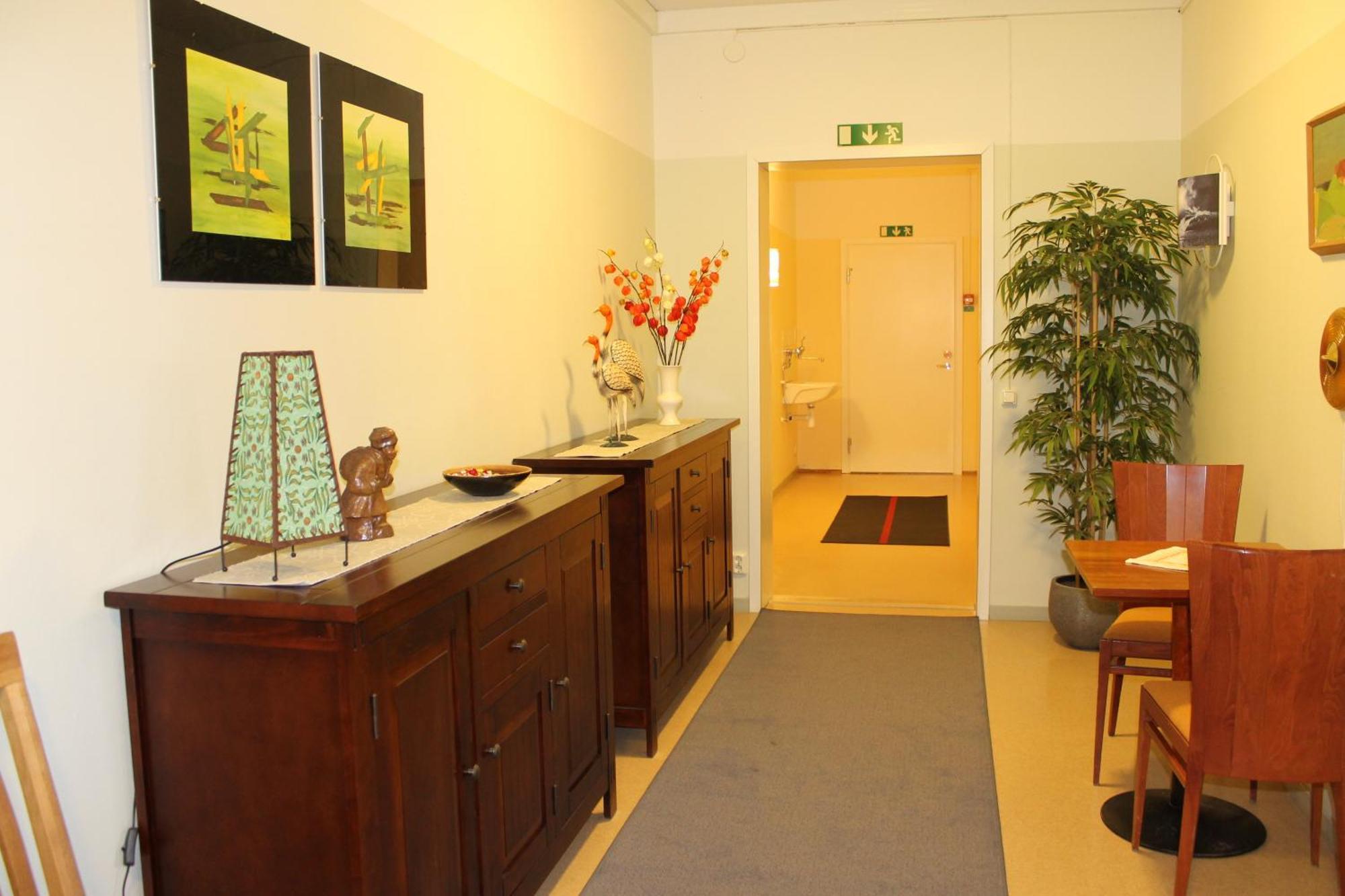 Hotell Lilla Station Köping Esterno foto